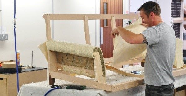 Реставрация мебели из дерева своими руками: как и зачем
